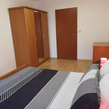 On The Apartman Elenite